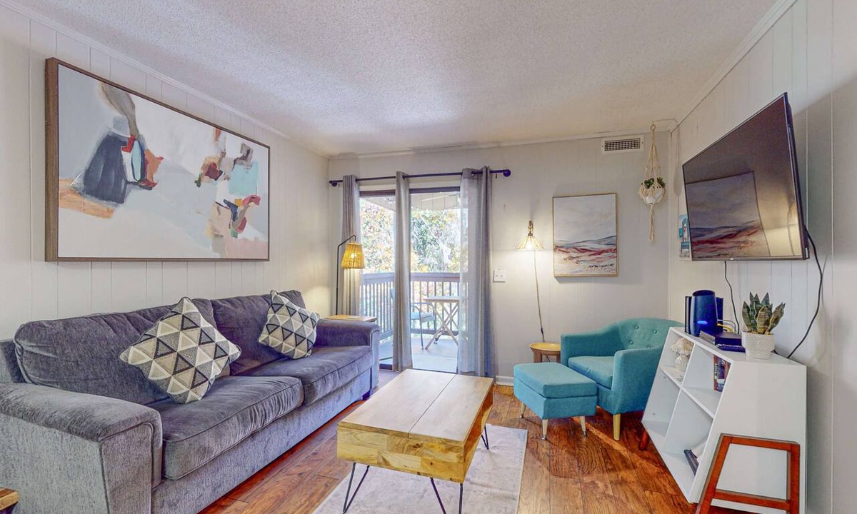 North Forest Beach Condo | Charming Condo 1 block from Coligny Plaza with on site pool, balcony, with Washer Dryer