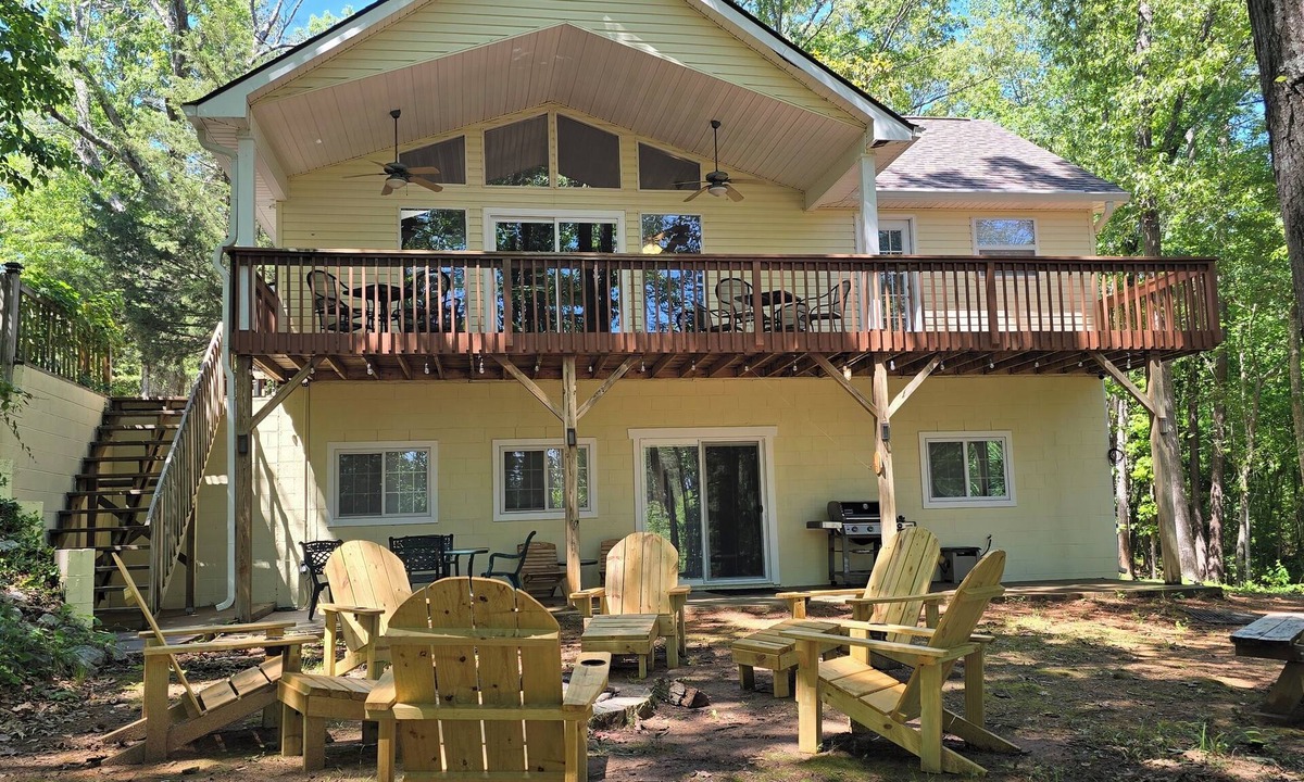Westminster House | Charming Family Friendly Waterfront Home on Lake Hartwell