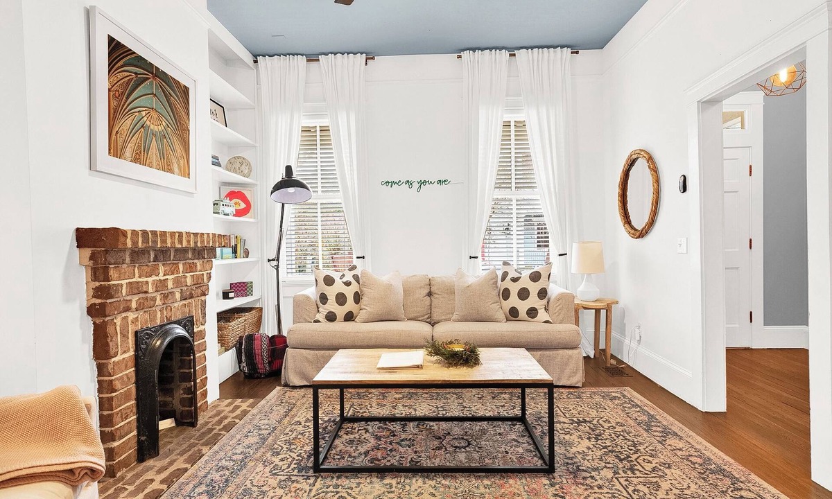 Thomas Square House | Charming Historic Home in Starland Hot Tub Walk to Forsyth & Downtown 2BR