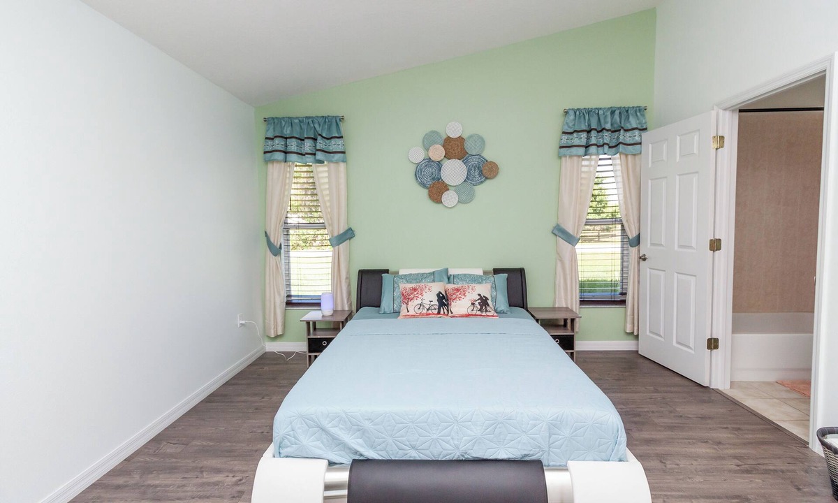 St. Cloud House | Charming house with AC and WiFi