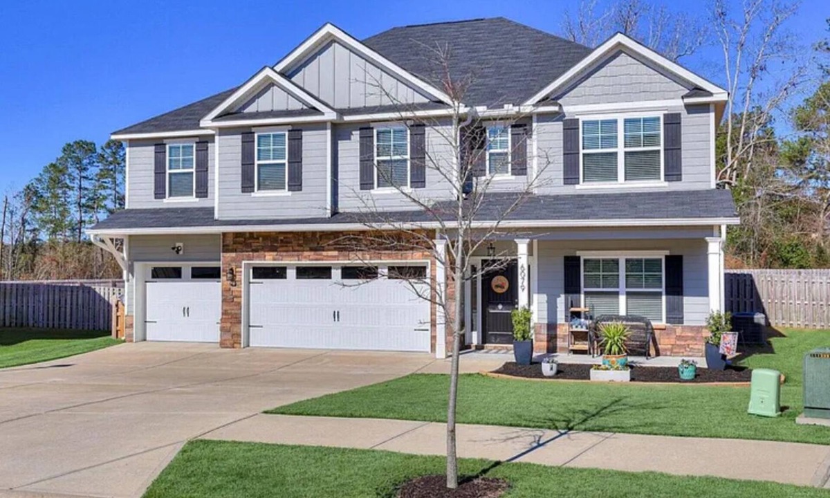 Grovetown House | Charming Masters Week Home with 1/2 acre backyard.