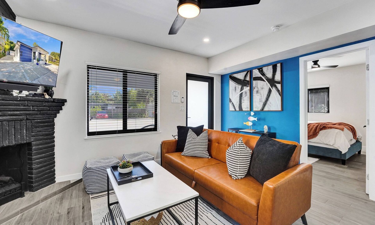 South Middle River Apartment | Chic 1-bedroom apartment in fantastic Fort Lauderdale with WiFi, AC