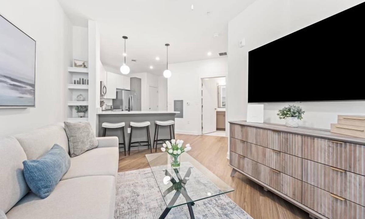 Monroe Ward Apartment | Chic & Cozy 1-Bedroom Downtown VCU