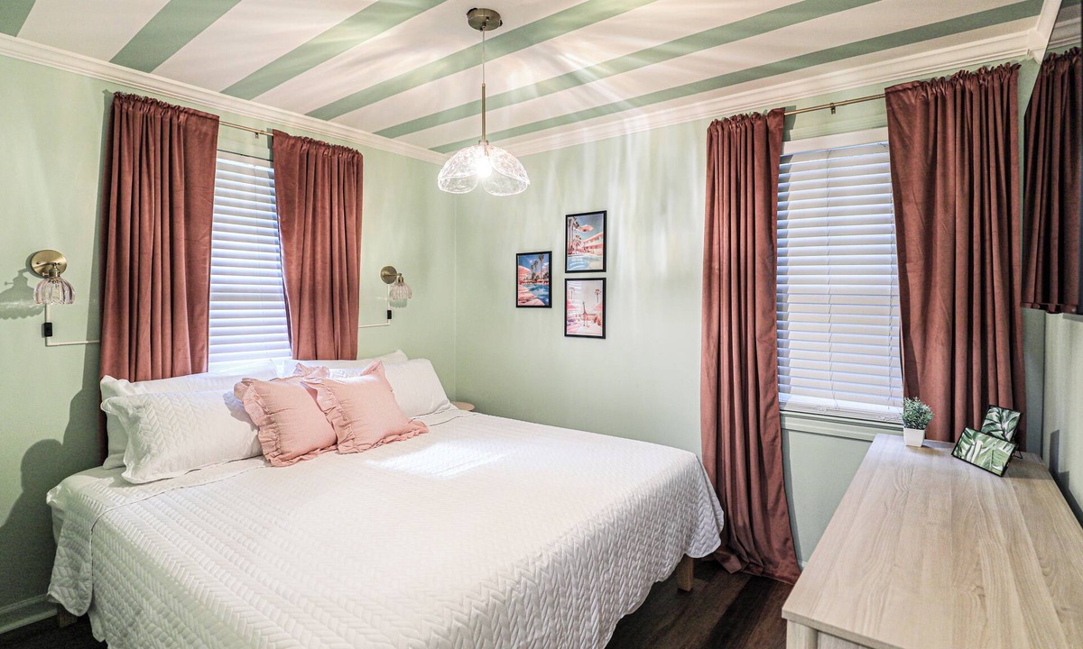 Savannah House | Chic Savannah Retreat for Besties & Brides