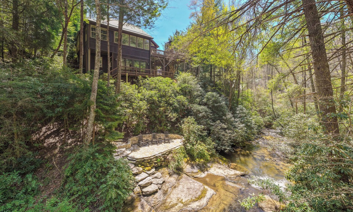 Lake Toxaway House | Chimney Creek Lodge: Private Creek & Waterfalls | Luxury Home in Catatoga