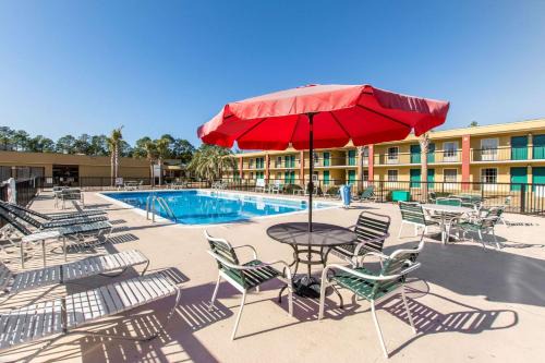 South Carolina Lakes & Blackwater Rivers Hotel | Clarion Inn Columbia Airport
