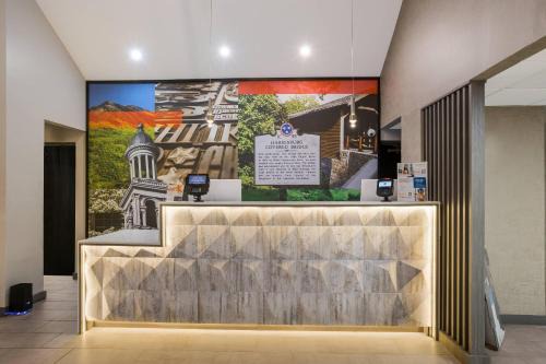 Sevierville Hotel | Clarion Pointe Sevierville-Pigeon Forge