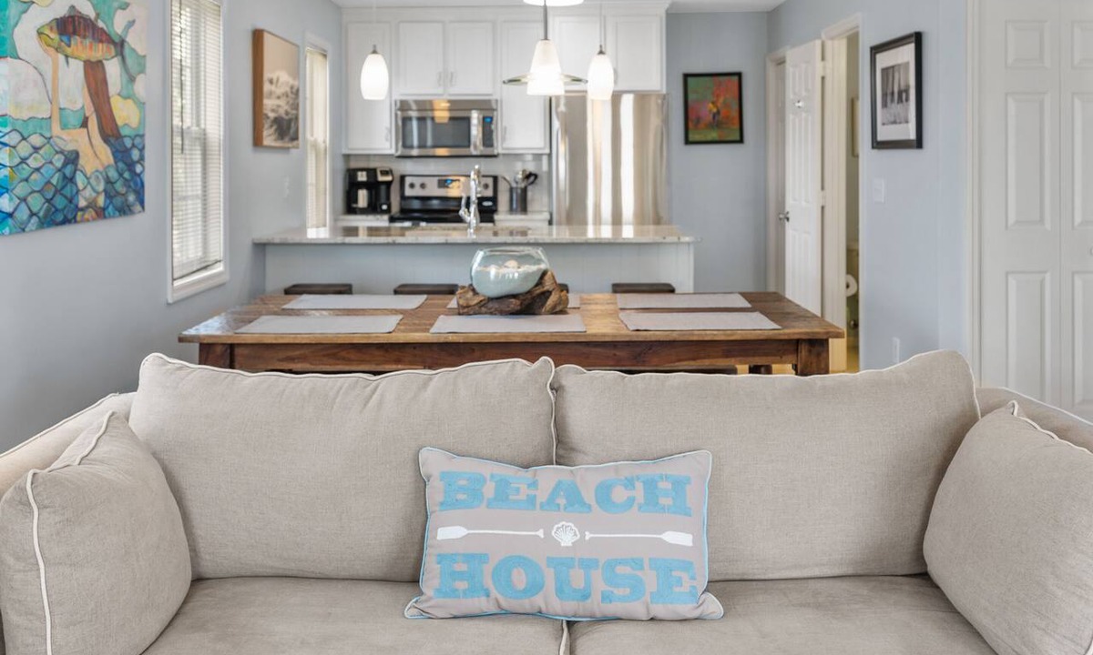 Wrightsville Beach Condo | Classic Beach Cottage on Oceanside of Wrightsville Beach -Lower Level