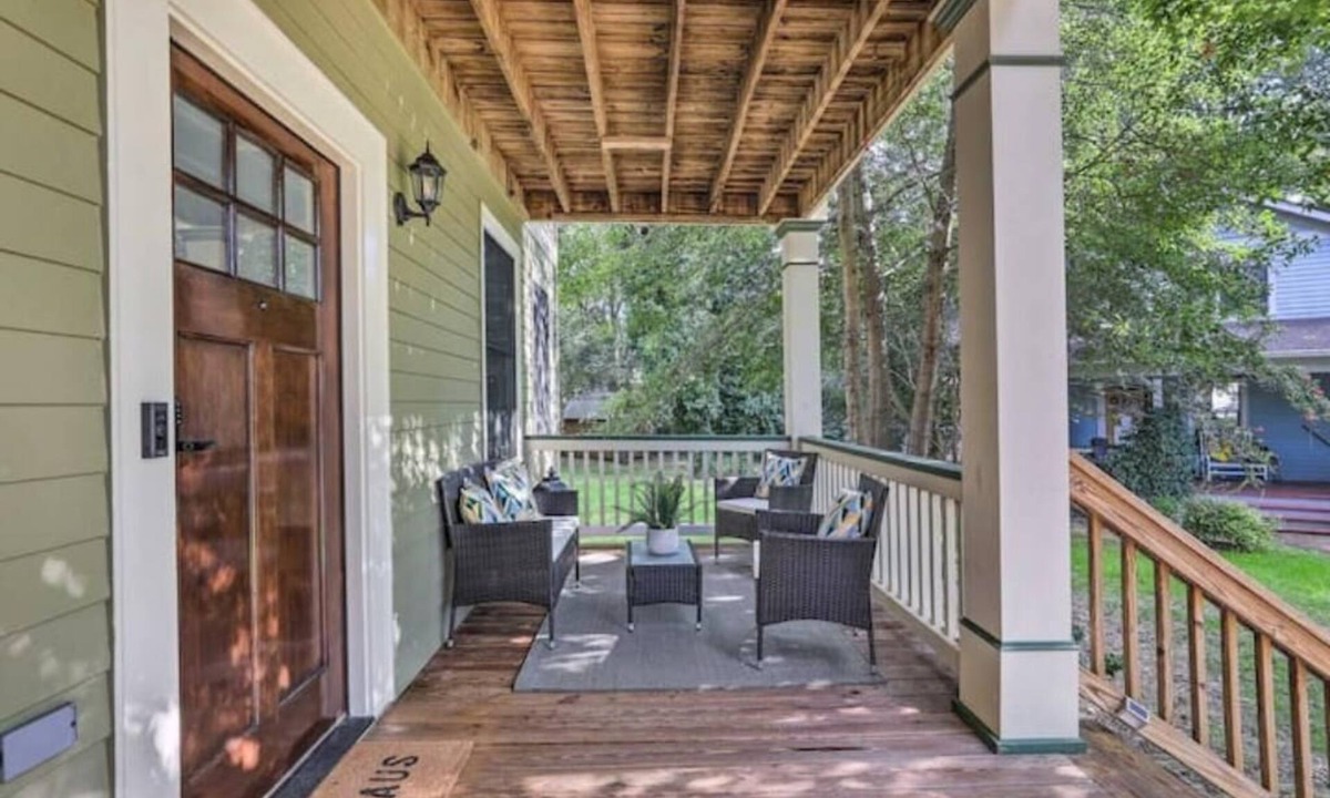 Athens House | Classic City Dawg House- Charleston Style Home, Firepit, Relaxing porches