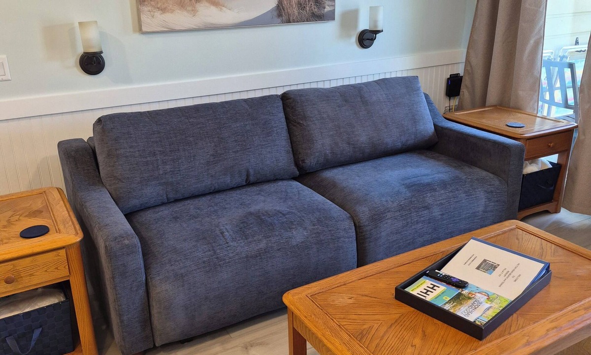 Folly Field Condo | CLEAN, Convenient - fully renovated! Sleeps 4 HHI STR#018944