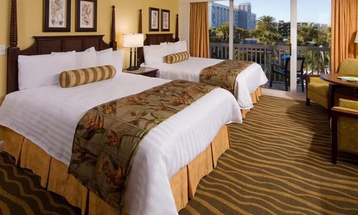 St. Pete Beach Resort | Close to St. Pete Beach! 2 Magnificent Units with Hot Tubs and Water Slides!