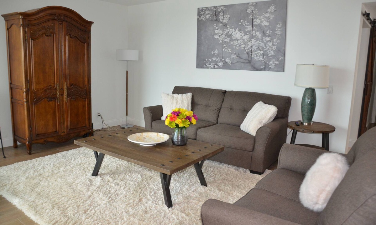 Isla del Sol Condo | Coastal Charm at Isla del Sol – 3BR Bayfront Escape.