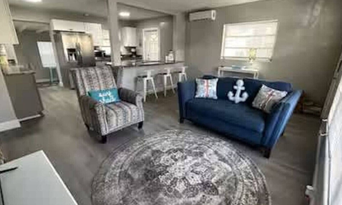 Tropic House | Coastal Cove