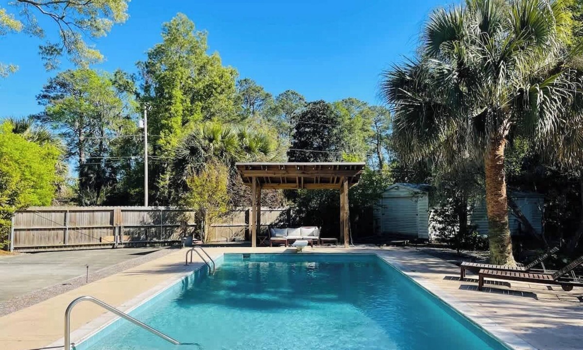 Talahi Island House | Coastal Oasis w Pool near Beach & City! Dog Paradise!