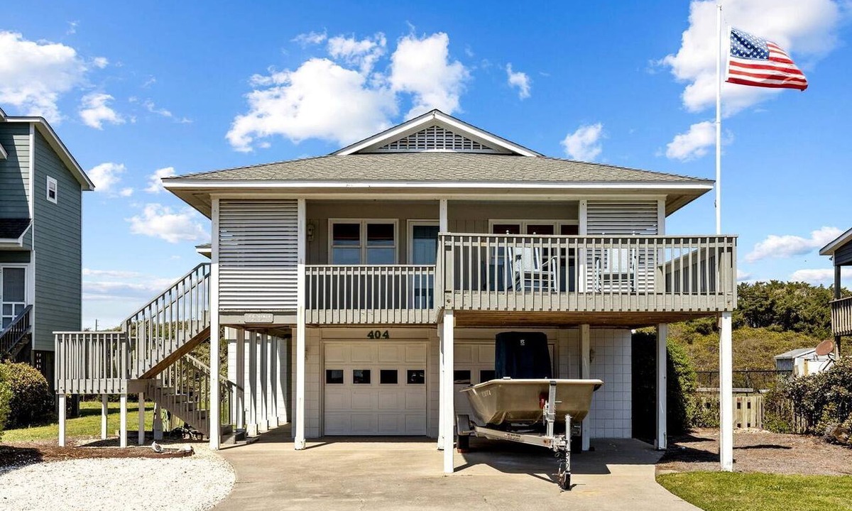 Atlantic Beach House | Coastal Retreat with Ocean Views and Spacious Deck in Atlantic Beach, North Carolina