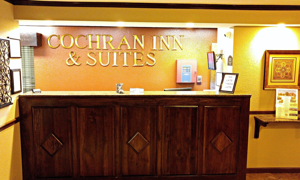 Cochran Hotel | Cochran Inn & Suites