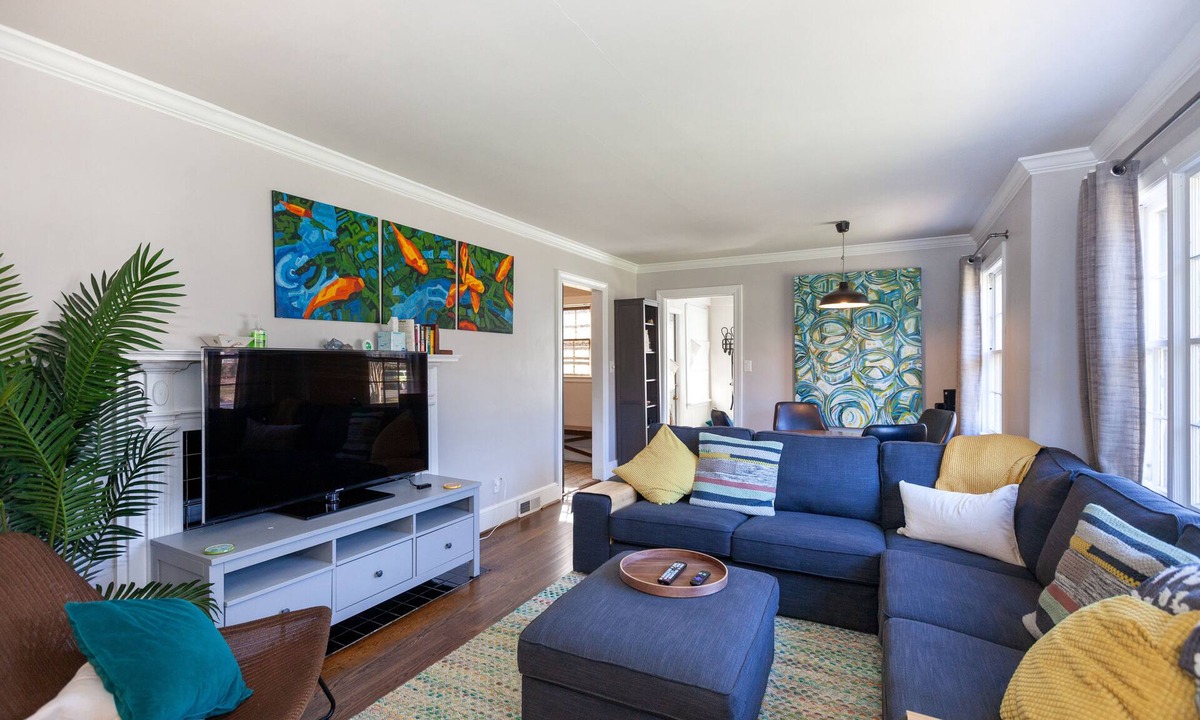 Echo Hills House | Coliseum Cottage-Walk to BoPlex Coliseum and Ovens Auditorium