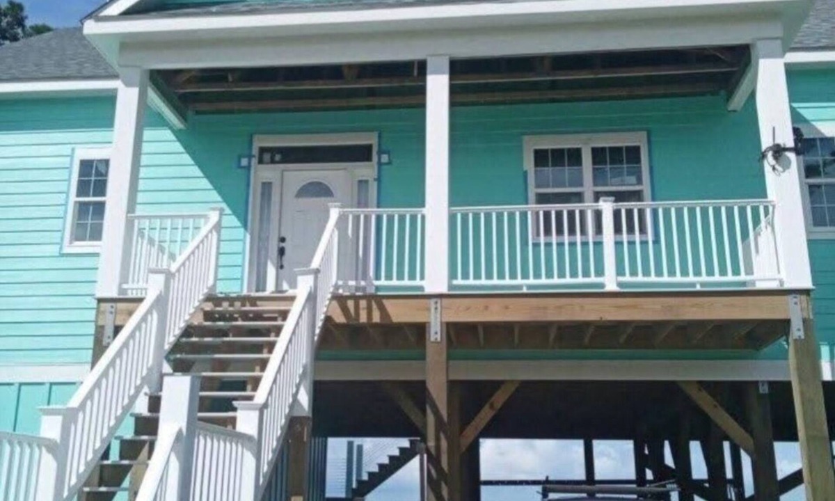 Cedar Island House | Come RELAX at our brand new bay front 3-bedroom home in charming Cedar Island.