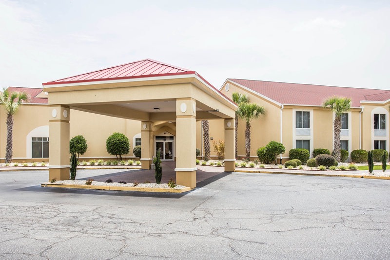 Walterboro Hotel | Comfort Inn & Suites Walterboro I-95