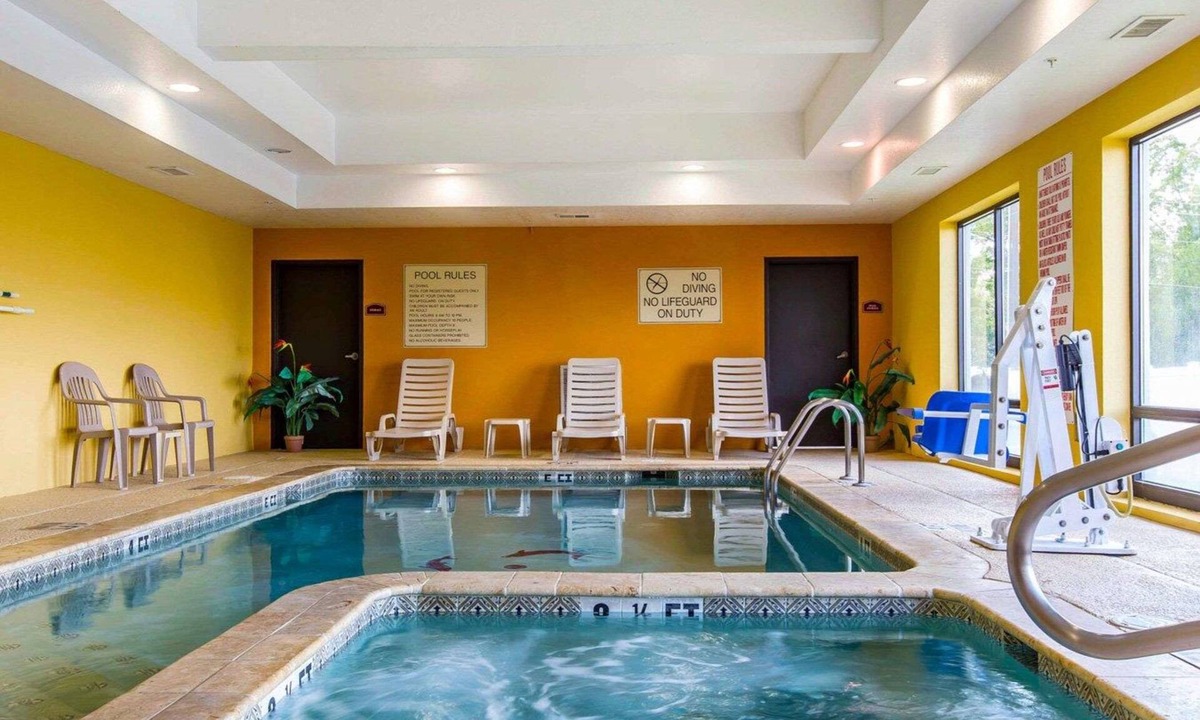Waycross Hotel | Comfort Suites Waycross