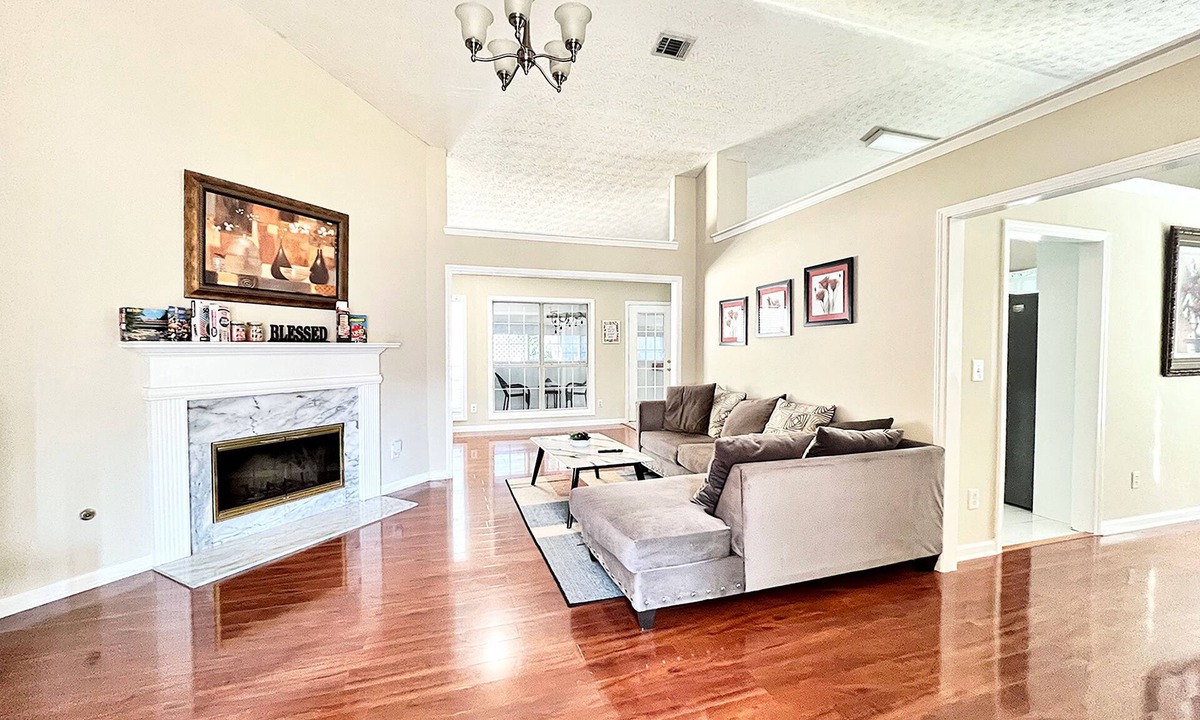 Duluth House | Comfortable and Cozy 4BR/3BA house in charming Duluth - Convenient Location