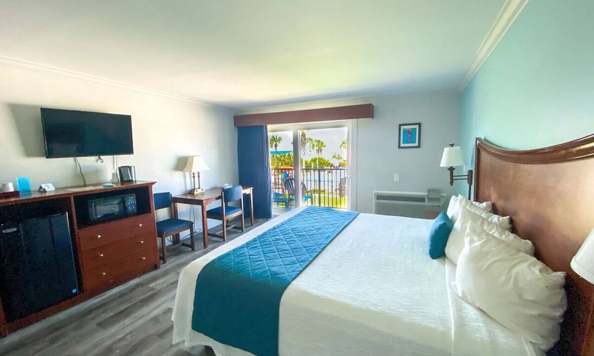 Neptune Beach Hotel | Comfortable Pet-Friendly Room w/Stunning Ocean Views & Sunset Views, Near Golf