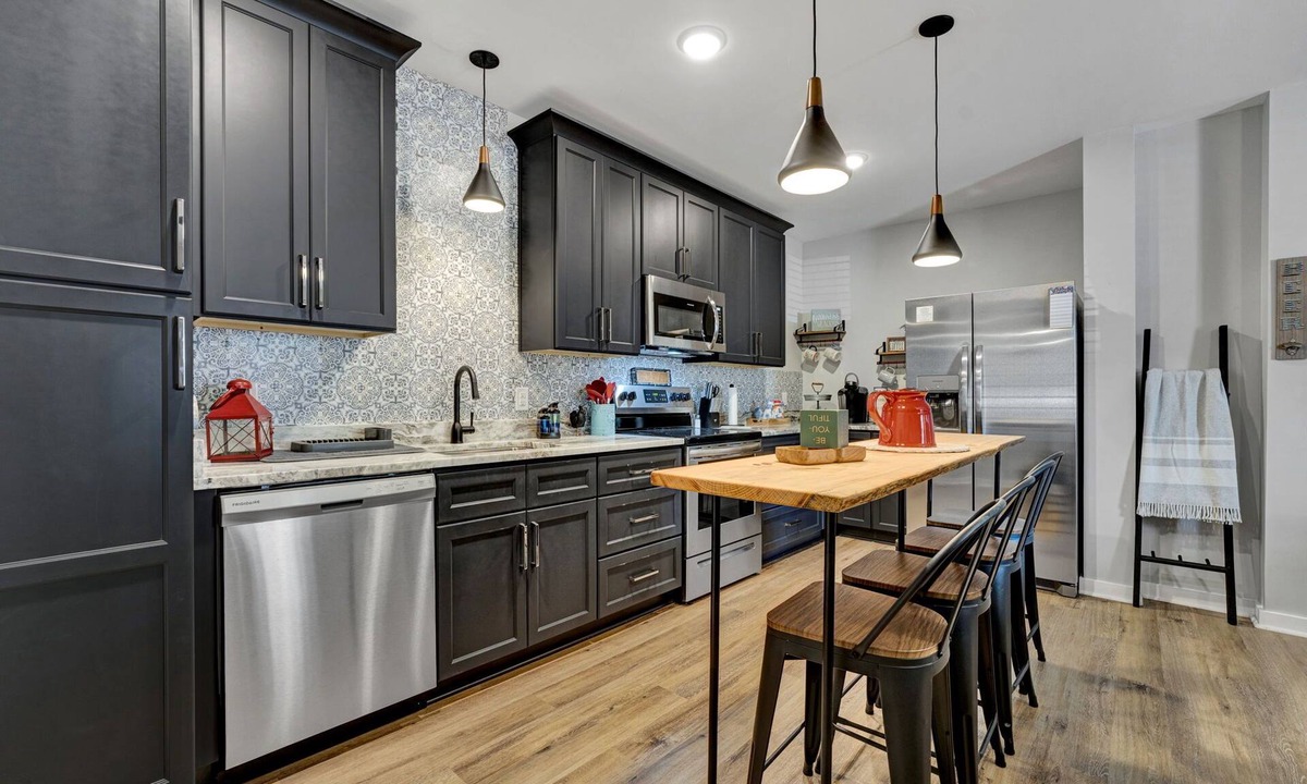 Laurens Cottage | Comfy Cottage Walking Steps From Shopping/Dining/Taproom/Spa