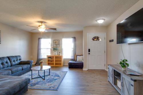 Lexington House | Community Pool! Lexington Home 9 Mi to Lake Murray