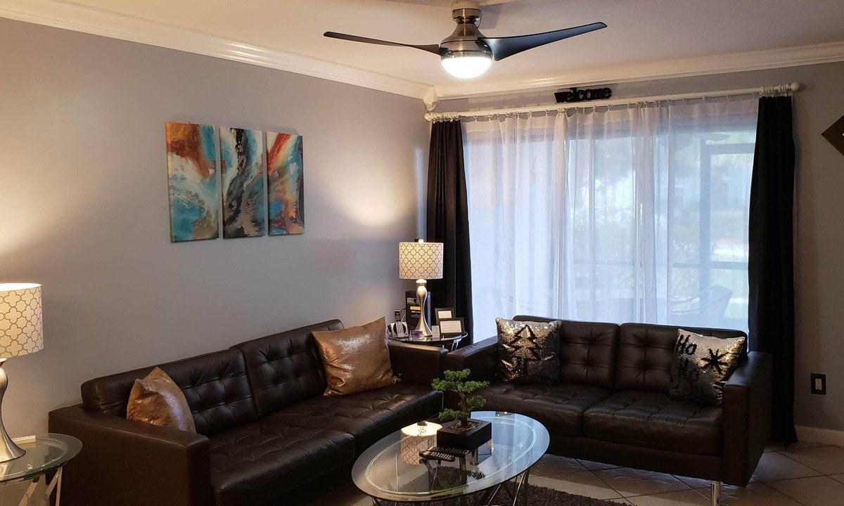 Ventura Condo | Condo/apt. near Disney, Universal, 3 pools, WIFI,free Parking !