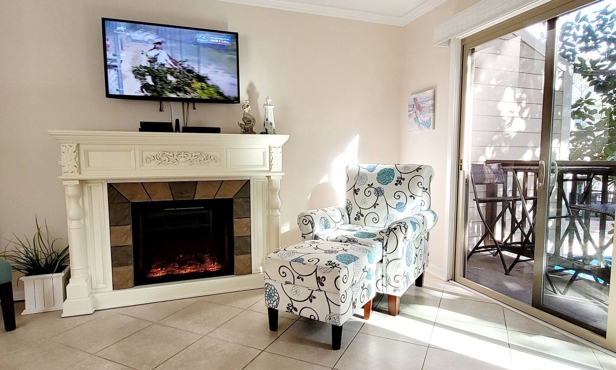 Hilton Head Island Condo | Condo Near Coligny Circle, Beach, & New Park; all within 1 to 2 Blocks