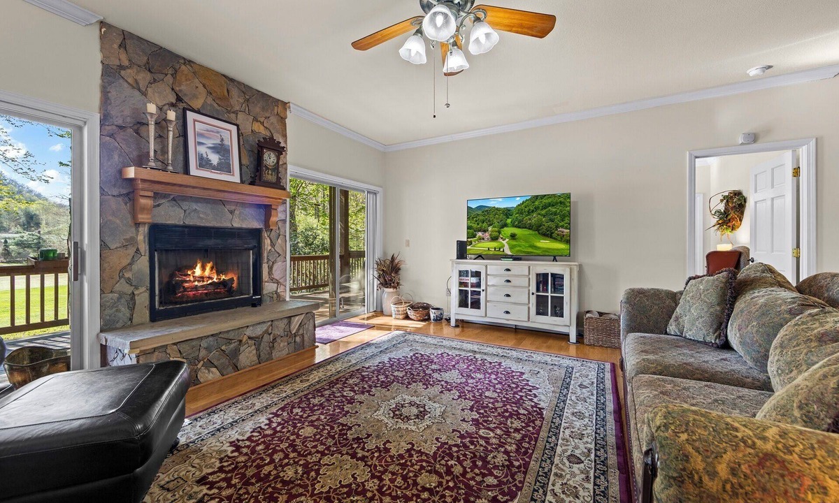 Whittier Condo | Condo w/Creek, Golf & Mtn Views, Only 5 Steps to get in and Washer & Dryer!
