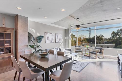 South Eola Apartment | Contemporary 2 bdrm 2 bath Downtown Orlando