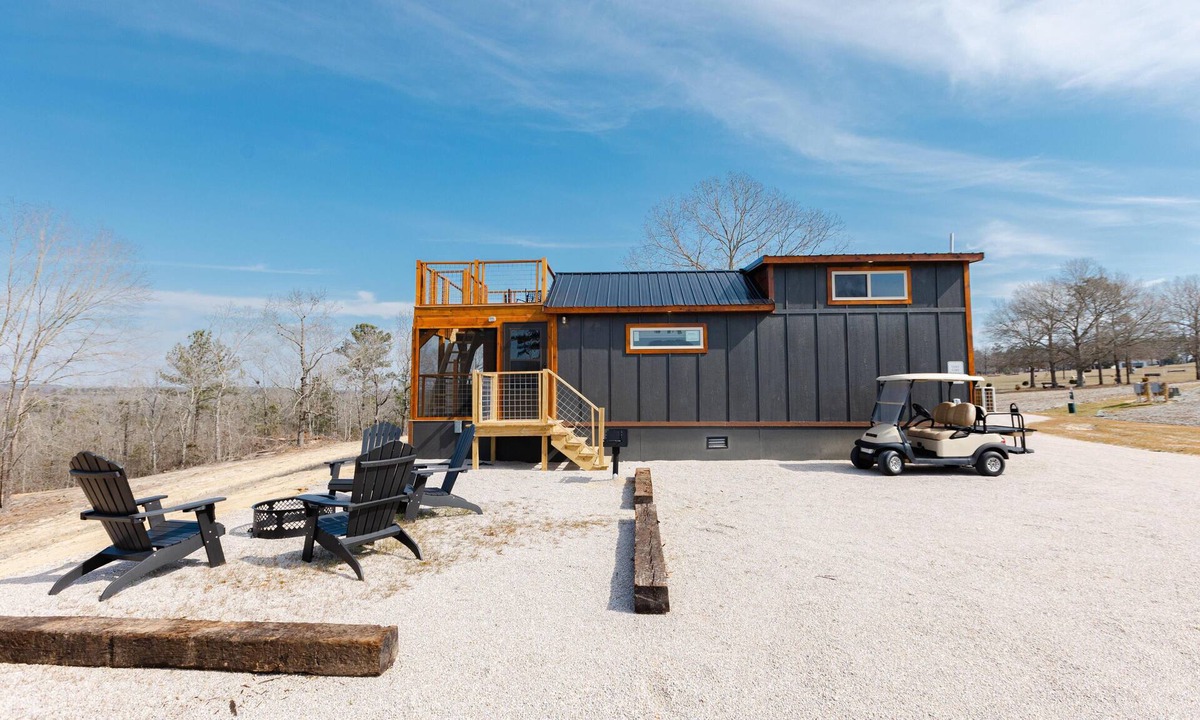 Aiken Cottage | Cottage #5 The Mustang