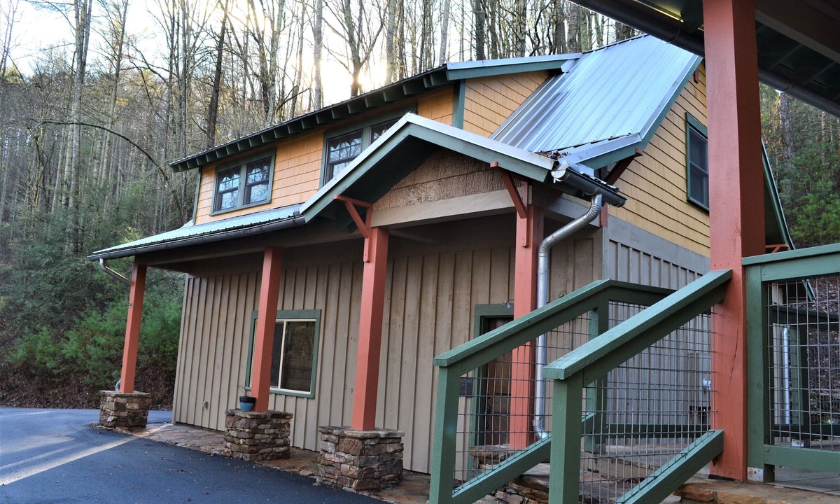 Penrose Cottage | Cottage at DuPont State Forest - Across from REEB Ranch - Mountain Biking Mecca