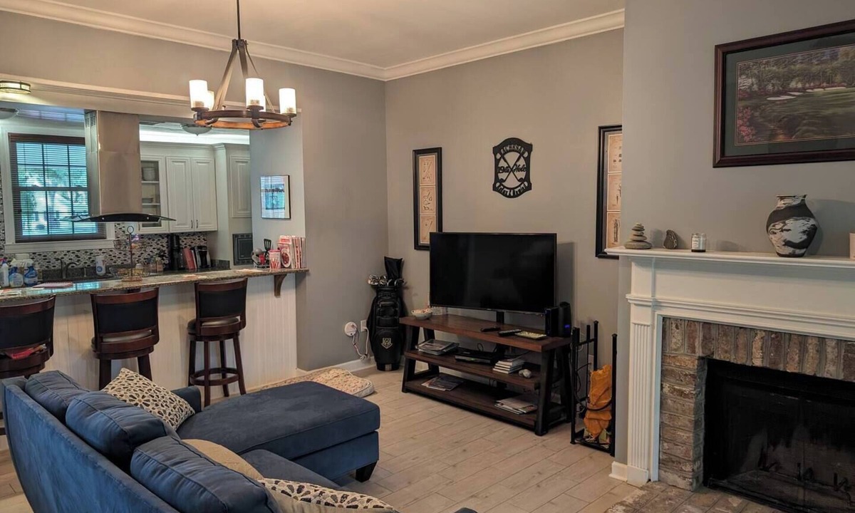 Murrells Inlet Cottage | Cottage Beneath the Branches in Wachesaw-golf/pool/beach