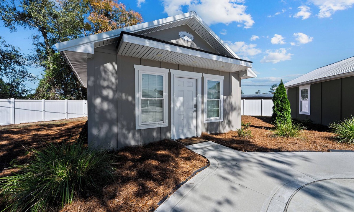 Reidsville Apartment | "Cottonwood" Cottage Reidsville Georgia