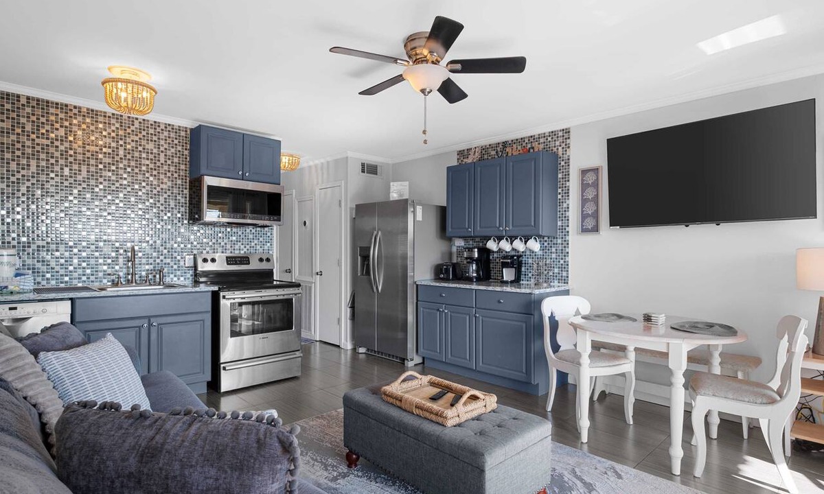 Folly Field Condo | Couples Retreat with Modern Vibes. Ocean Views from Balcony. King Bed - C353