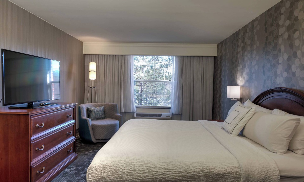 Chapel Hill Hotel | Courtyard by Marriott Chapel Hill