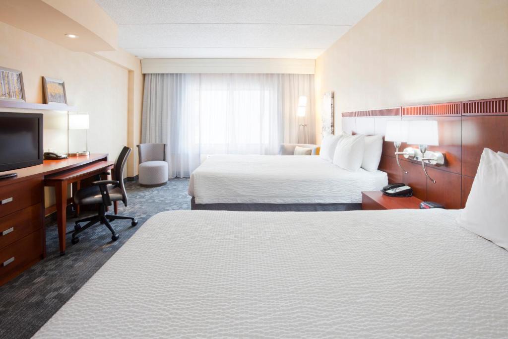 Historic Southwest Hotel | Courtyard Rochester Mayo Clinic Area/Saint Marys