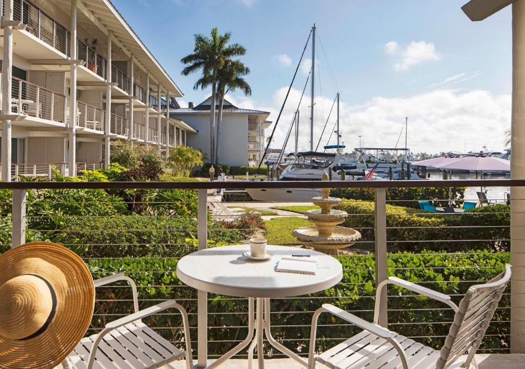Old Naples Hotel | Cove Inn on Naples Bay