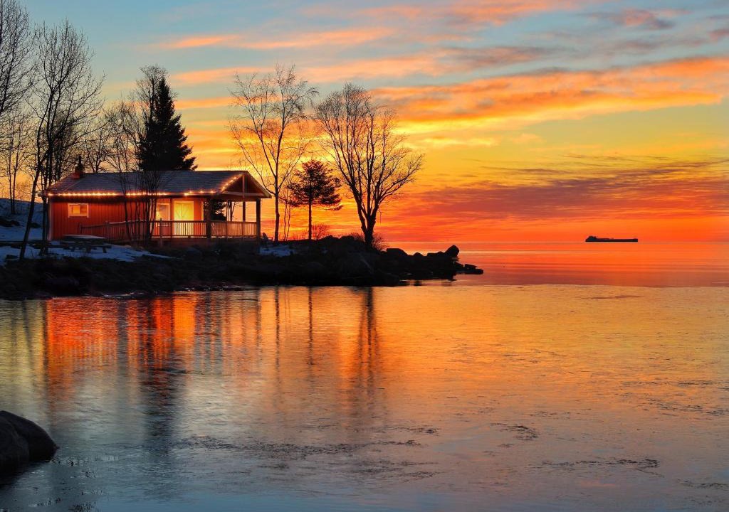 Beaver Bay Resort | Cove Point Lodge