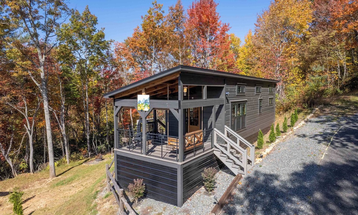 Topton Cabin | Covered Porch - WIFI - Gas Grill