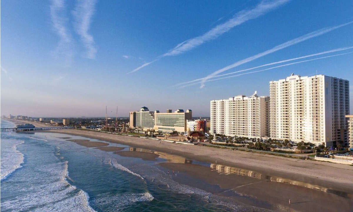 Seabreeze Historic District Resort | Cozy 1-Bedroom Deluxe Suite in Beautiful Daytona Beach!