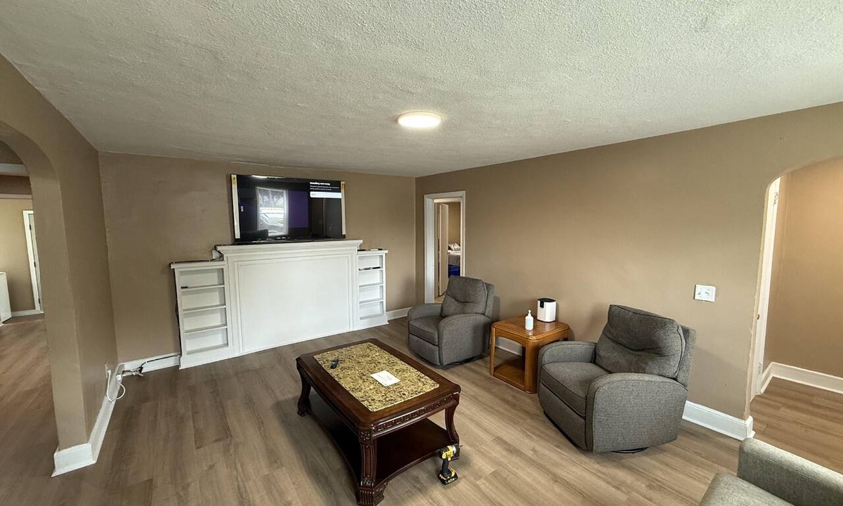 Fairfax House | Cozy 2-bedroom house in Fairfax with easy access to main hwy and close to town!