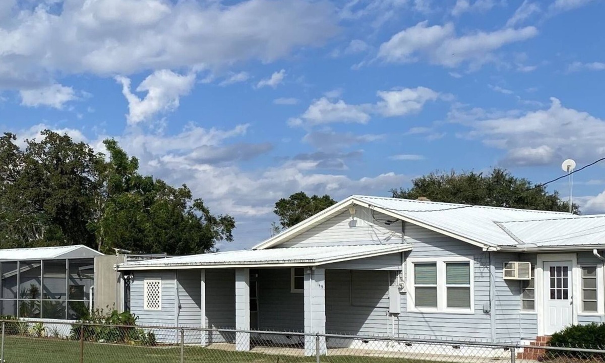 Lake Wales House | Cozy 2-bedroom pool home in the country 4 miles from downtown Lake Wales