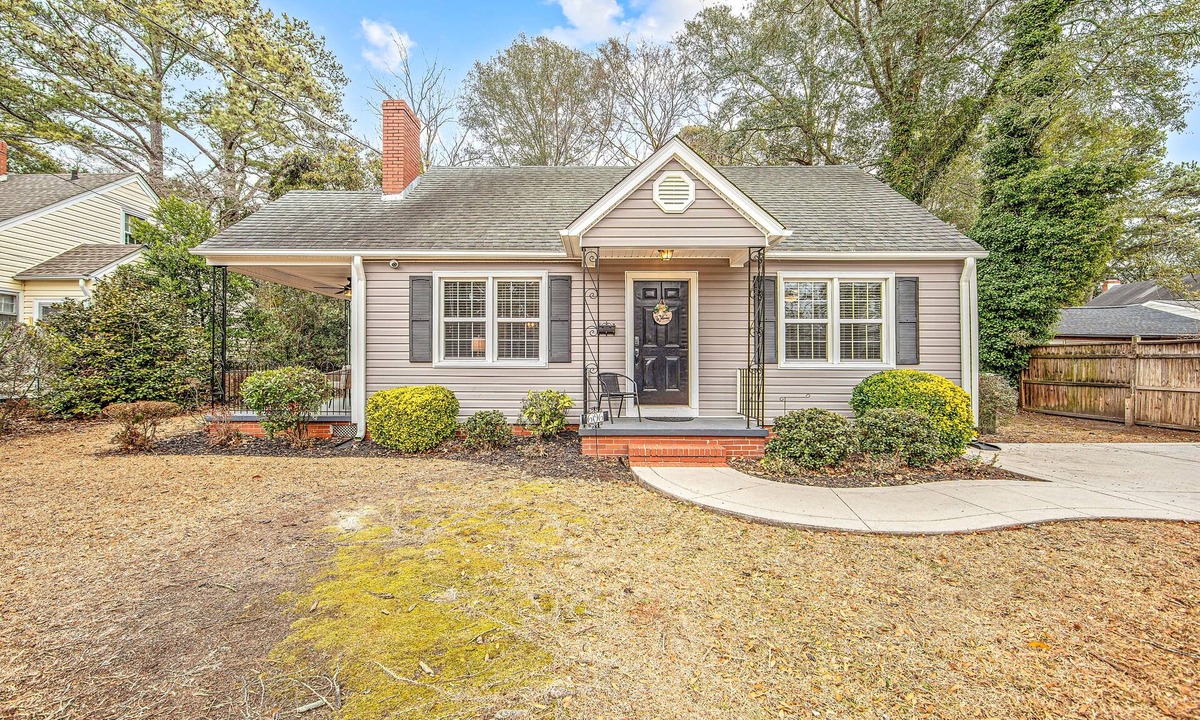 Terry Sanford House | Cozy 3BR Home w/Porch Near Downtown Fayetteville