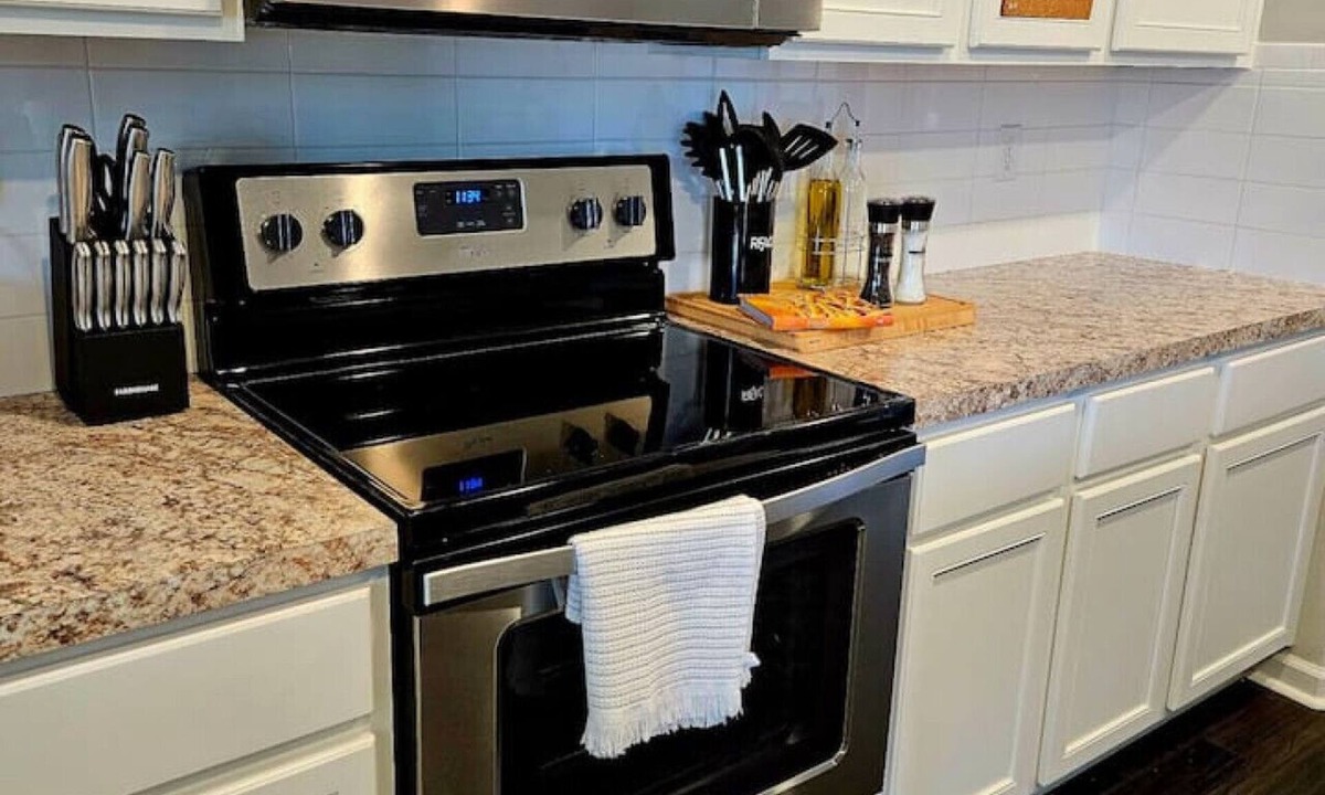 Jacksonville House | Cozy and modern get away awaits!