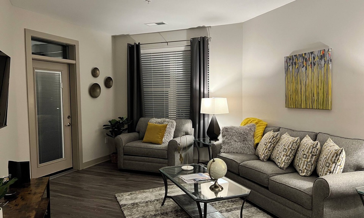 Farrington Apartment | Cozy but Accessible Hideaway. Lots of Amenities