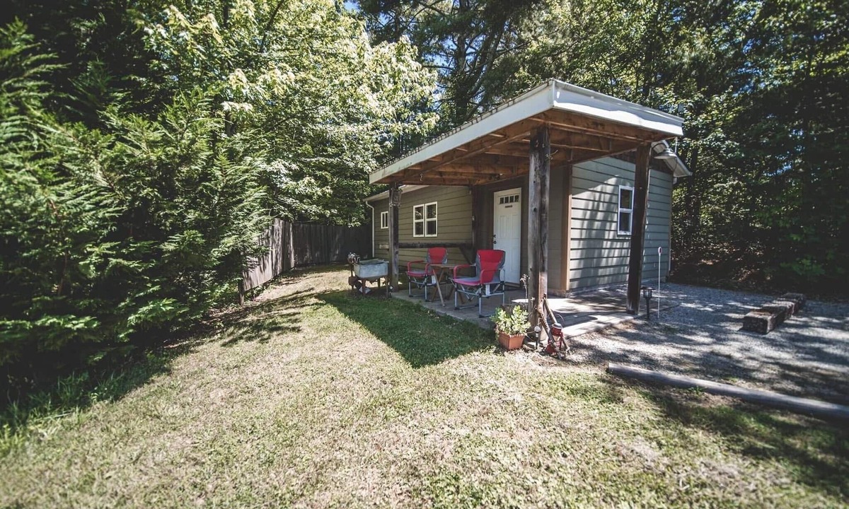 Pisgah Forest Cabin | Cozy Cabin near the Pisgah National Forest and DuPont State Forest in Brevard.