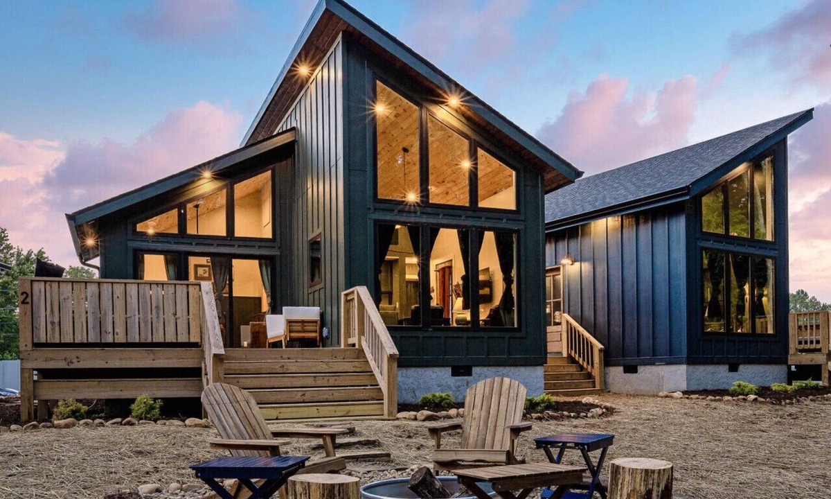 Baxter Cabin | Cozy Cabin w/Hot Tub, Sauna, Pickleball & Plunge!